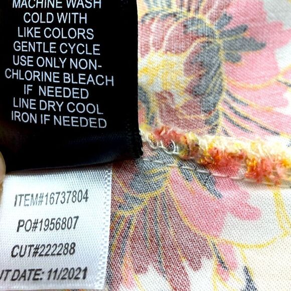 Torrid Harper Rayon Floral Print Top Size 0/L - Picture 10 of 10